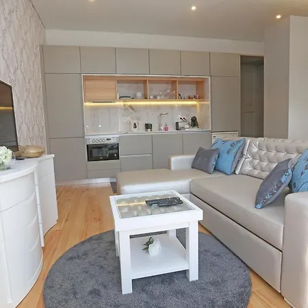 Cozy Flat Porto Downtown With Balcony By Timeless Vacations-3