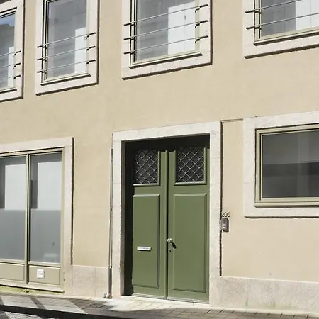 Lovely Mezzanine In Porto With Free Parking-2