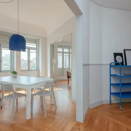 Baixa24 - Downtown Bliss W/ Amazing Natural Light-2