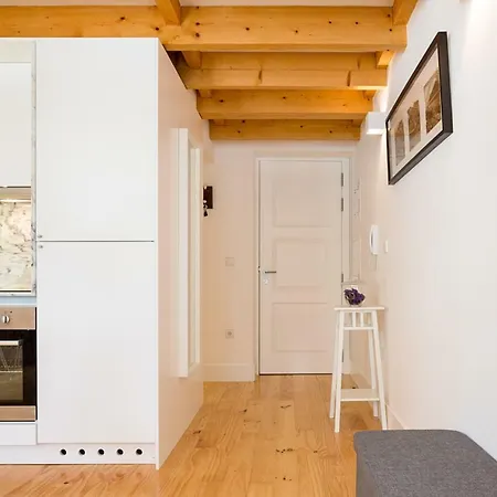 Almada Studio 419-3