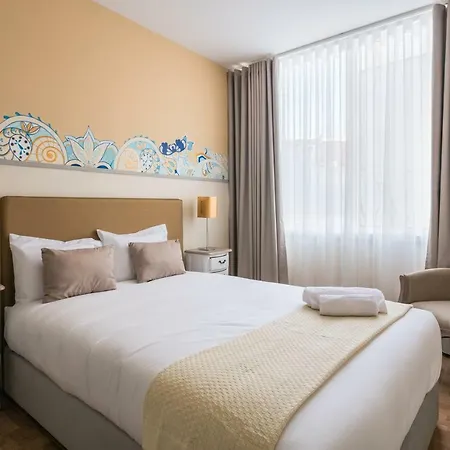 Camarinha Oporto Apartments-3