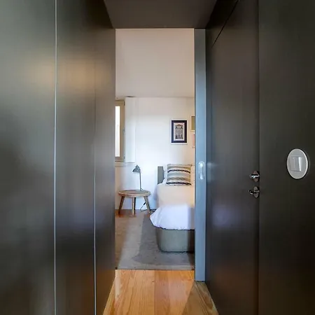 Modern 18Th Century Flat-2