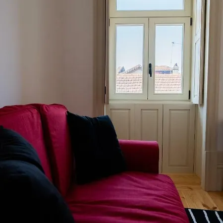 Lively Getaway Apartment-2
