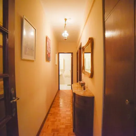 Quarto com 4 camas (Beliches+ 1 Sofá-cama)-3
