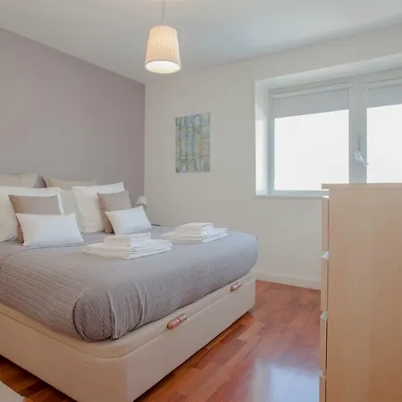 Liiiving In Porto | Bright Light Apartment-3