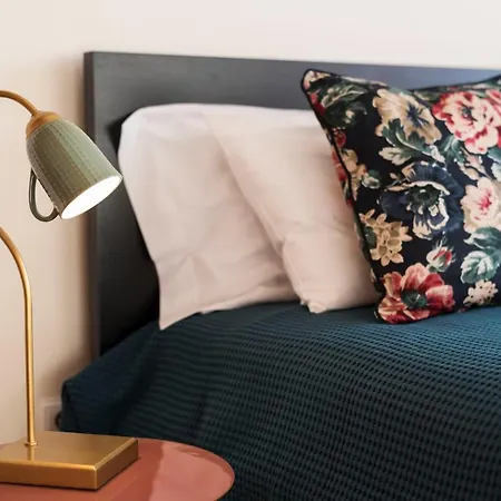 Lovelystay - Homey Feeling Flat W/ Free Parking-2