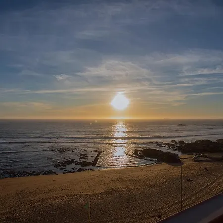 Liiiving In Porto - Luxury Beachfront Apartments-3