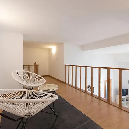Lovelystay - The Porto Getaway Duplex - Free Parking-3