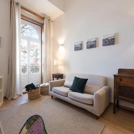Lovelystay - The Porto Getaway Duplex - Free Parking-3
