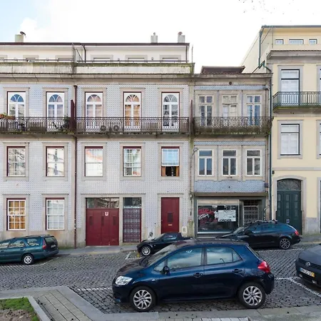 Lovelystay - The Porto Getaway Duplex - Free Parking-2