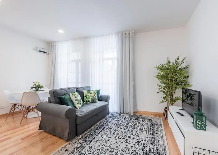 Lovelystay - 1Br Flat W Ac And Balcony By Aliados OOporto