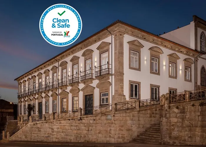 Condes de Azevedo Palace Apartments OOporto