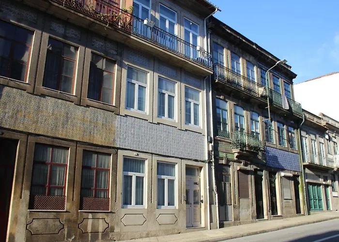 Practical And Comfortable Apartment With Garden OOporto