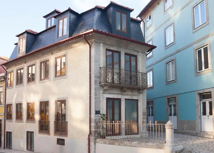 Framer'S House - World'S Oldest Framing Atelier OOporto