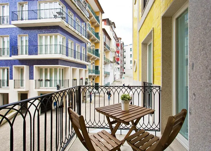Cardosas Square Apartments By Porto City Hosts