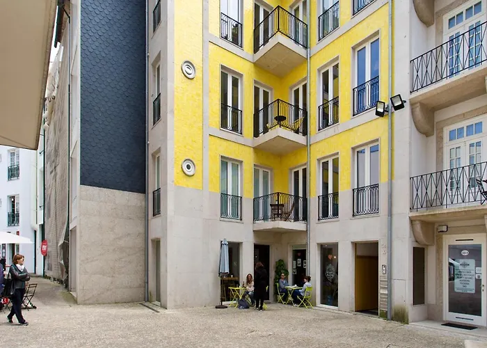 Cardosas Square Apartments By Porto City Hosts