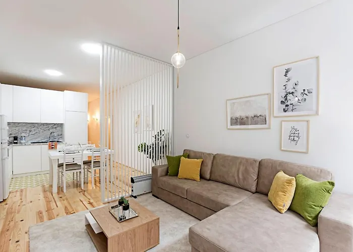 Lóios 1BR Flat Downtown by LovelyStay OOporto