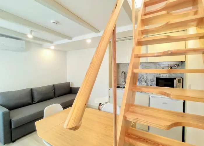 Bombarda Cinema Apartments OOporto