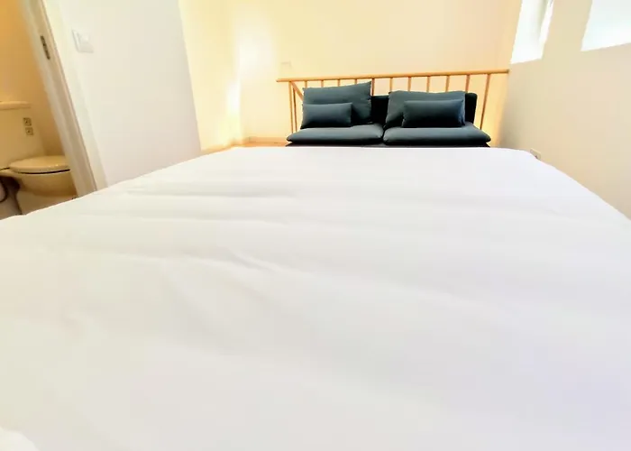 Bombarda Cinema Apartments OOporto