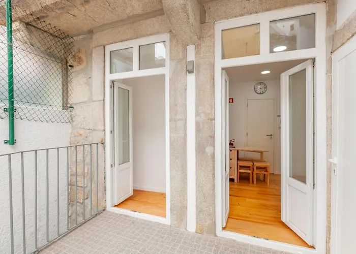 Villa Apartments & Suites OOporto