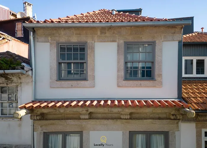 Locally Yours Flores Apartments OOporto