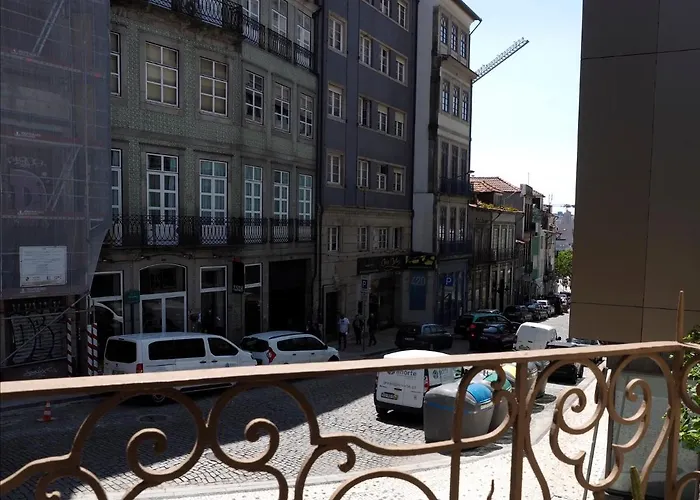 Framer'S House - World'S Oldest Framing Atelier OOporto