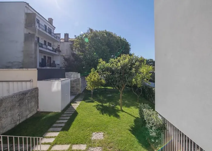 Central Location With Garden & Equipped Kitchen OOporto