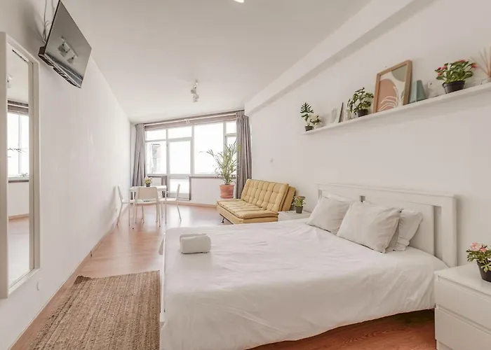 Travel&Live Aliados Apartment OOporto