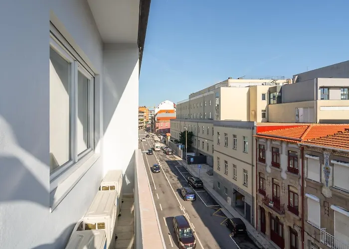 Apartamento Host Wise - Fantastic Contemporary Flat W Balcony OOporto