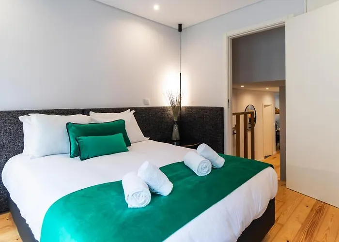 Premium 2Br Flat Near Santa Catarina By Lovelystay OOporto