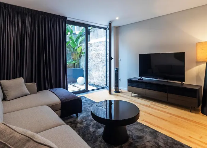 Premium 2Br Flat Near Santa Catarina By Lovelystay OOporto
