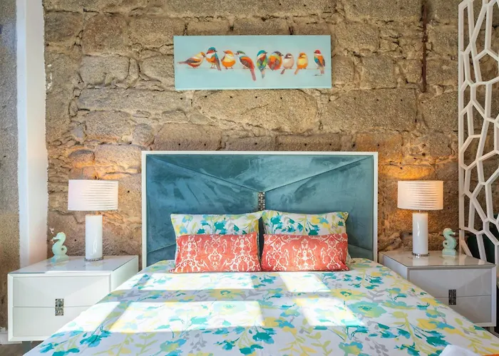 Charming Stone Wall Apt With Metro Ac In Central Oporto
