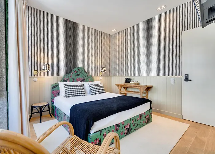 Lóios 74 Suites by DA'HOME OOporto