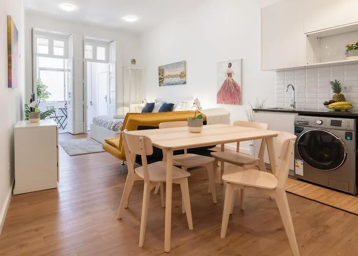 Host Wise - Comfortable Stunning Flats - City Center OOporto
