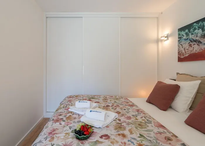 Host Wise - Charming Welcoming Flat - Centrally Located OOporto