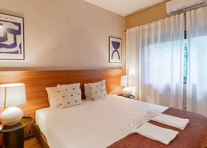 Firmeza388 Charming Flats - Comfort & Privacy With 2 Bedrooms OOporto