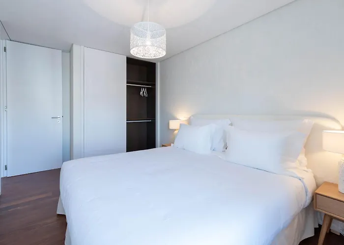 Cedofeita Sunny Apartment - Balcony & Parking OOporto