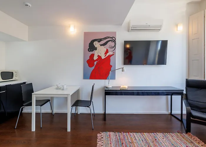 Fine Arts Studios by Olala Homes OOporto