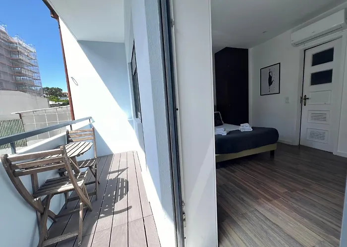 Almada Studios & Suites OOporto