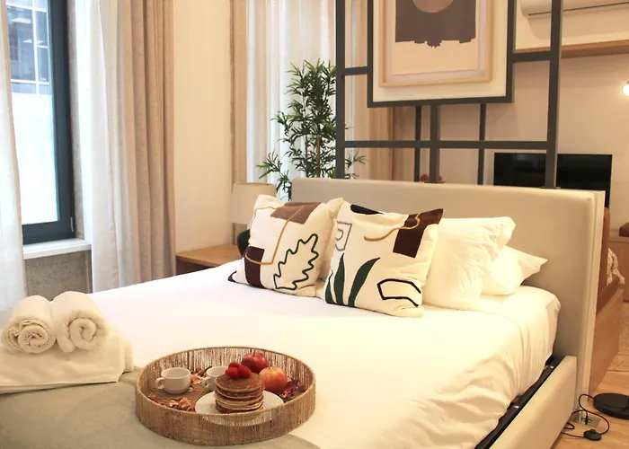 Modern Flat Near Trindade By Lovelystay OOporto
