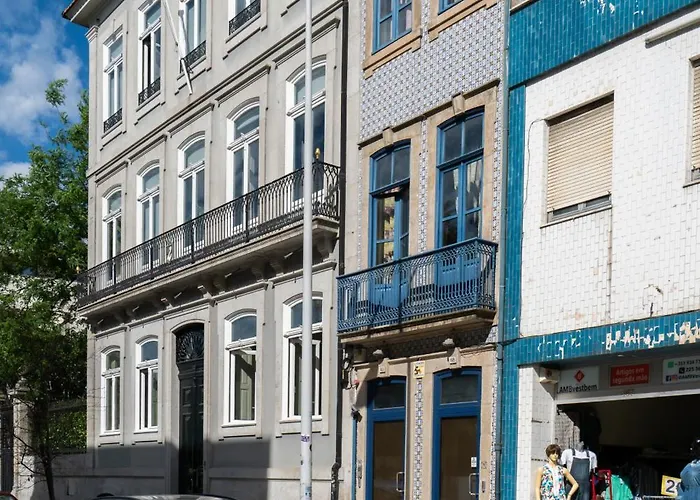 Charming Central Flat Vibrant Decor Metro Ac In Oporto