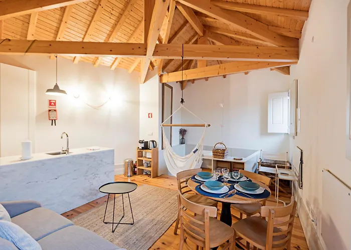 Charming Retreat With Balcony Apartment Porto
