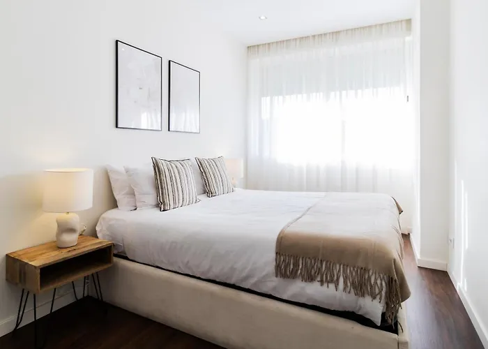 2Br Wonder In The City Center By Lovelystay OOporto