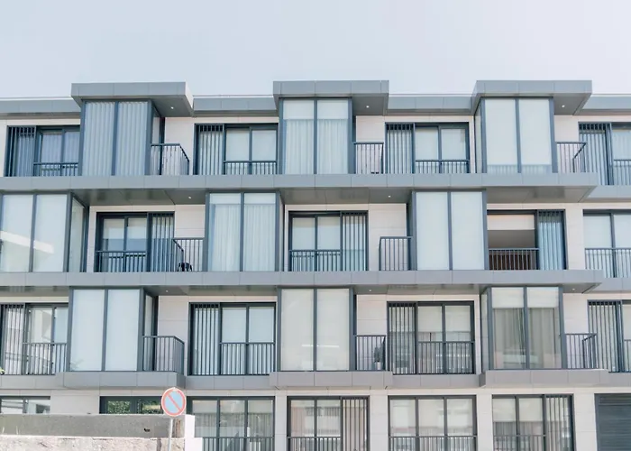 Oporto Yellow Apartments