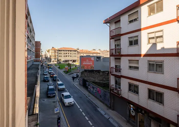 Host Wise - Spacious Comfortable Apartment - Balcony OOporto