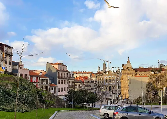 Great Flat & View In Historic Porto By Lovelystay