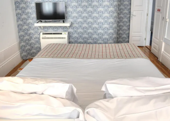 Three Houses & Bedrooms OOporto
