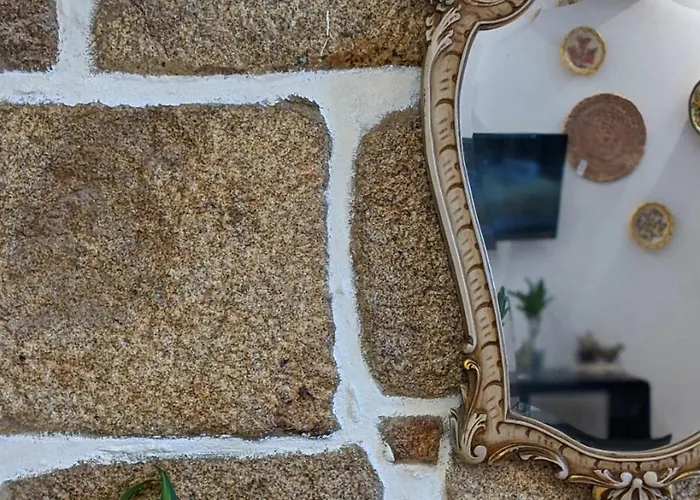 Porto-Stone Wall Apartment