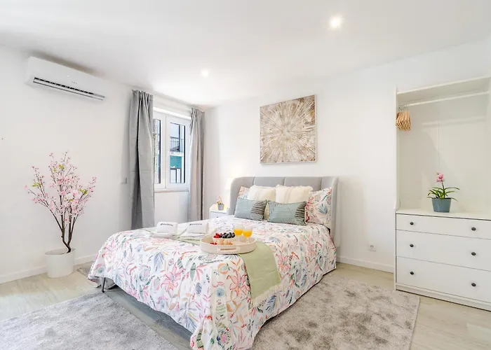 Hostwise - Modern & Bright Studio OOporto