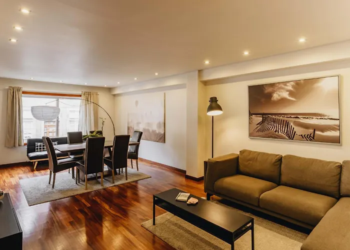 Premium Apartment With Private Terrace & Garage OOporto